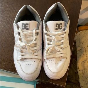 DC skate shoes